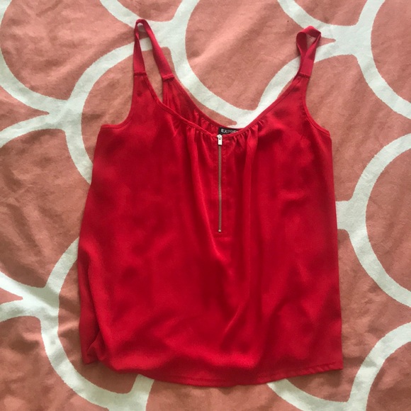 Express red top 🔥 - Picture 2 of 5